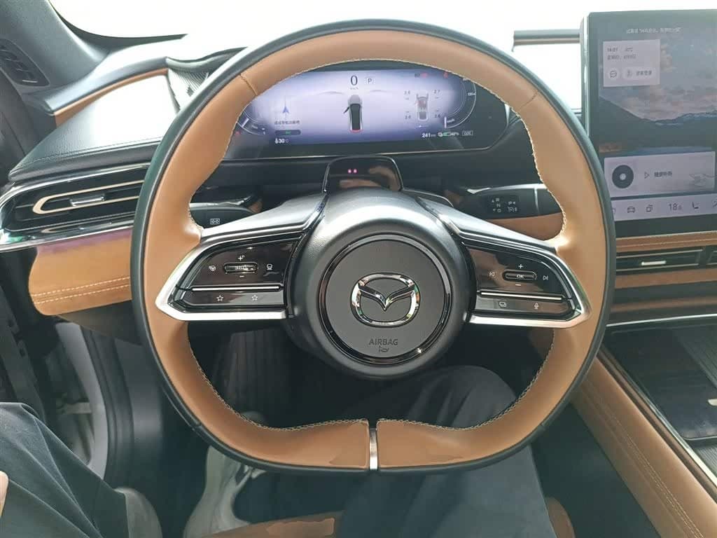 2024 Mazda EZ-6 Silbergrau, 11,800 km, China export – photo 7