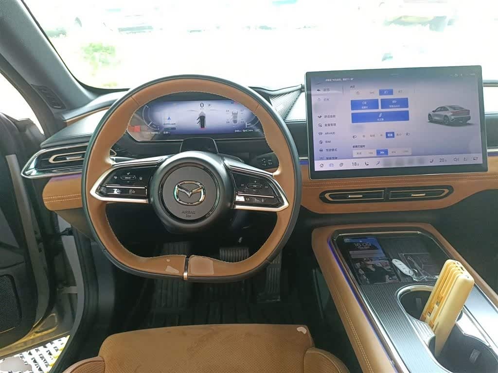 2024 Mazda EZ-6 Silbergrau, 11,800 km, China export – photo 6