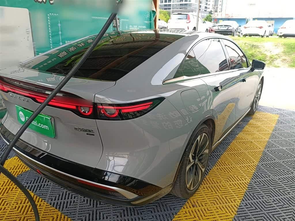 2024 Mazda EZ-6 Silbergrau, 11,800 km, China export – photo 5