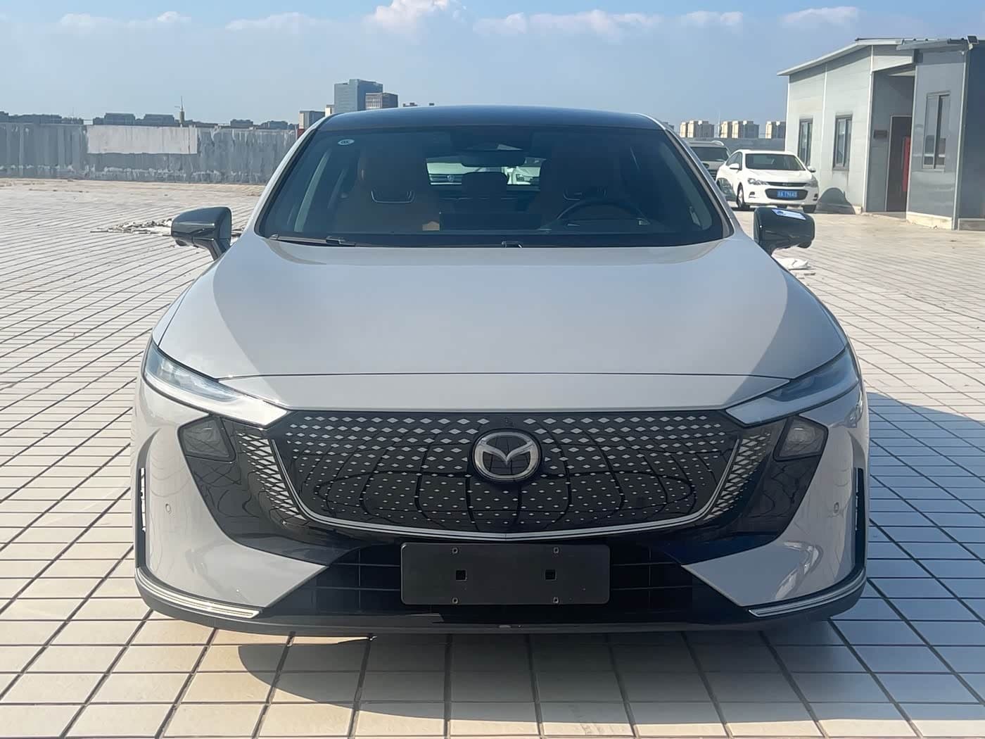 2024 Mazda EZ-6 رمادي فضي, 25,000 km, China export – photo 2