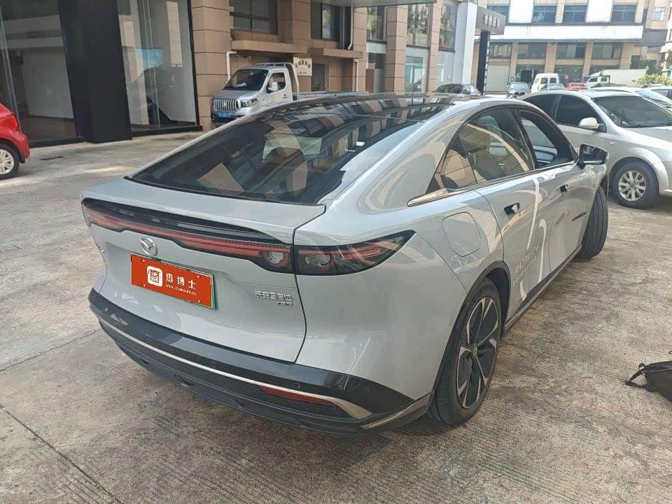 2024 Mazda EZ-6 رمادي فضي, 20,000 km, China export – photo 14