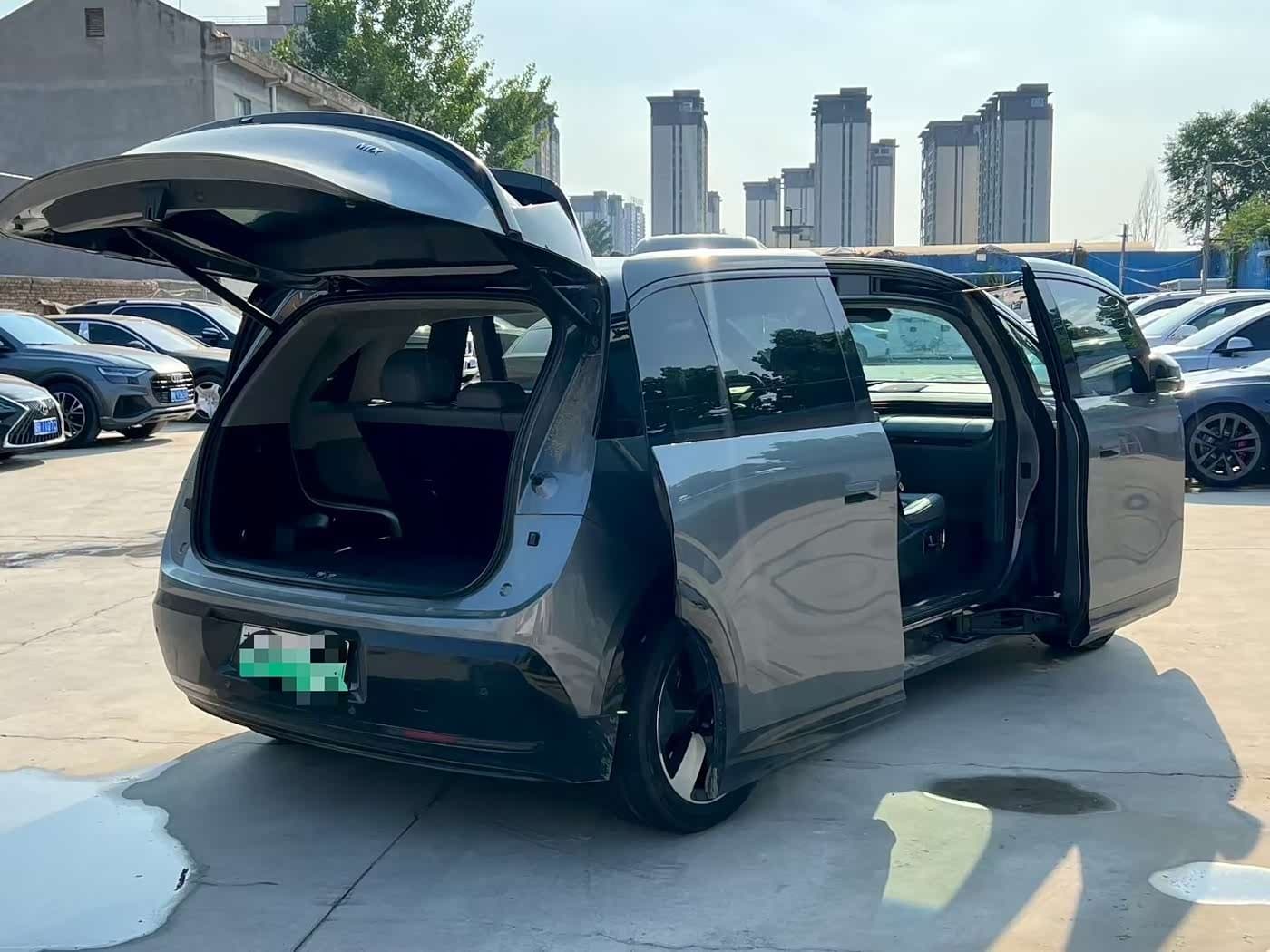 2024 Zeekr MIX Zilvergrijs, 25,000 km, China export – photo 7