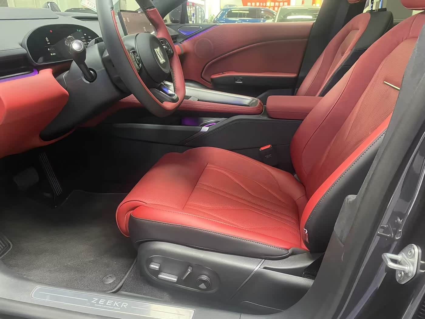 2025 Zeekr 007GT Red, 10,000 km, China export – photo 13