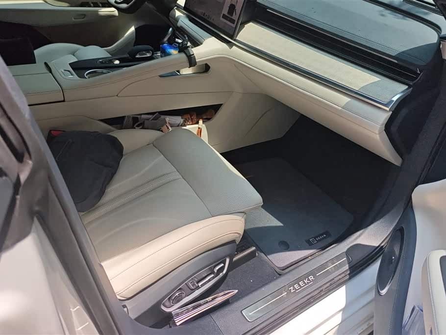 2025 Zeekr 001 White, 2,700 km, China export – photo 8