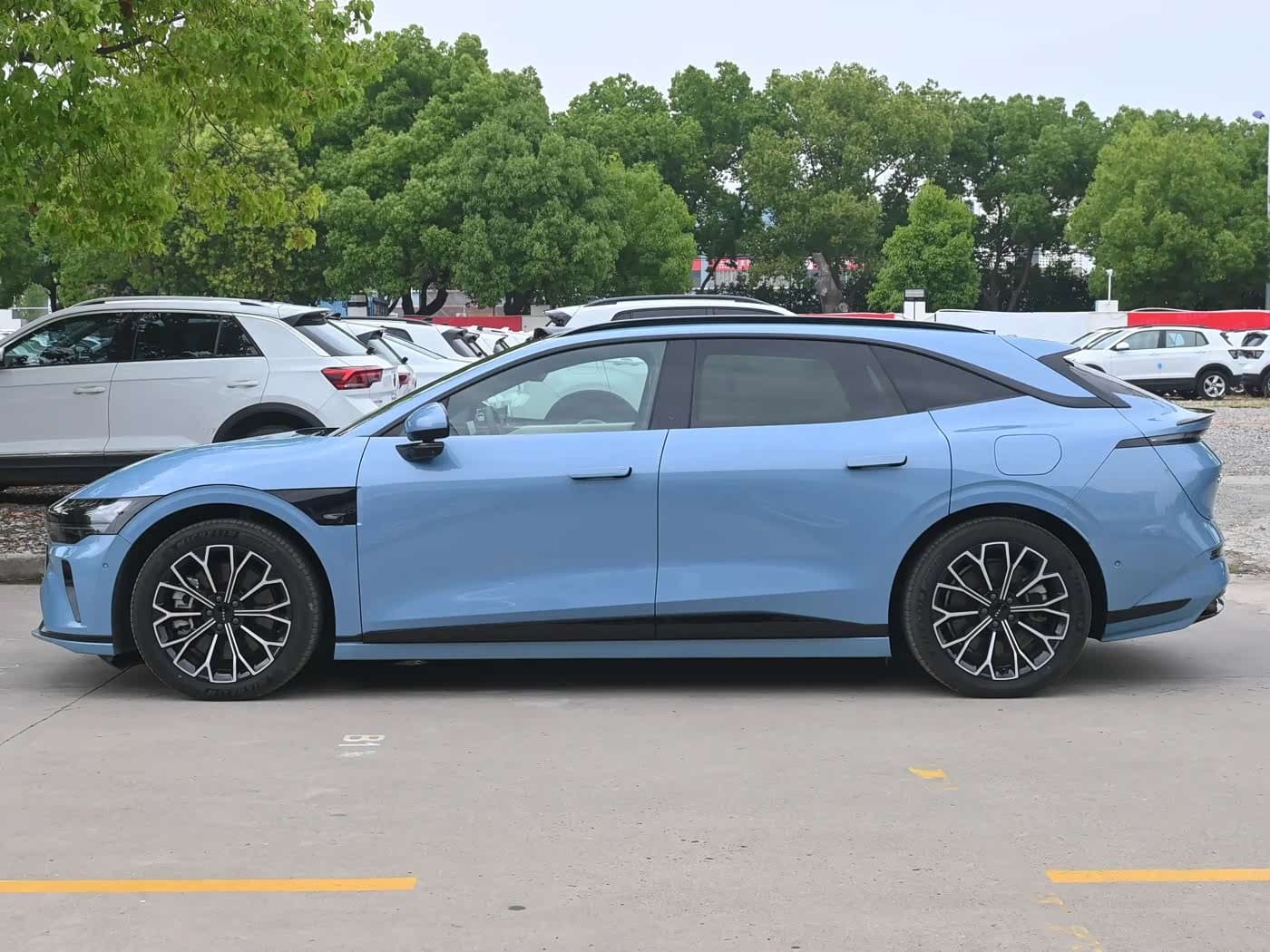 2025 Zeekr 007GT Blue, 11,600 km, China export – photo 3