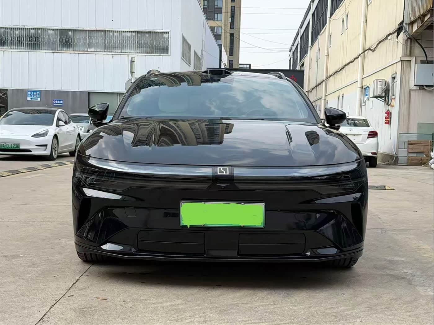 2025 Zeekr 007GT Black, 9,000 km, China export – photo 2
