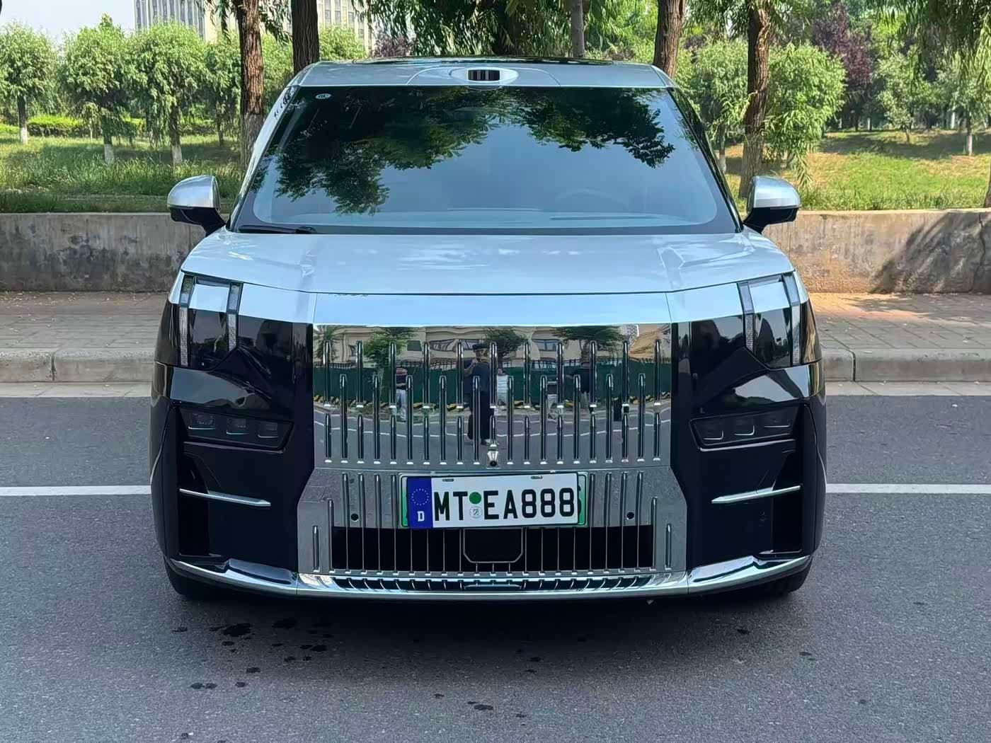 2024 Zeekr 009 رمادي فضي, 62,000 km, China export – photo 2