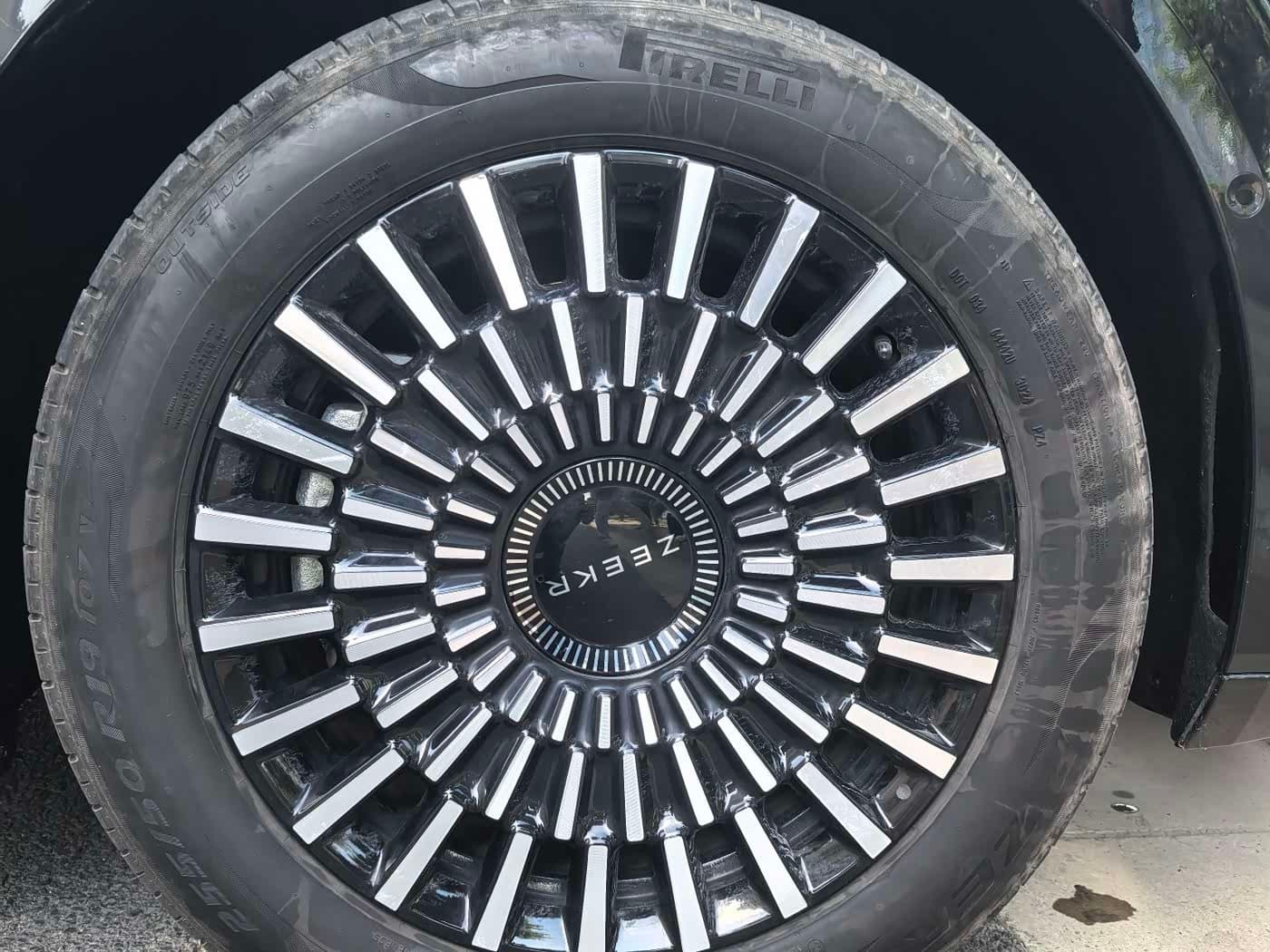 2024 Zeekr 009 رمادي فضي, 62,000 km, China export – photo 10