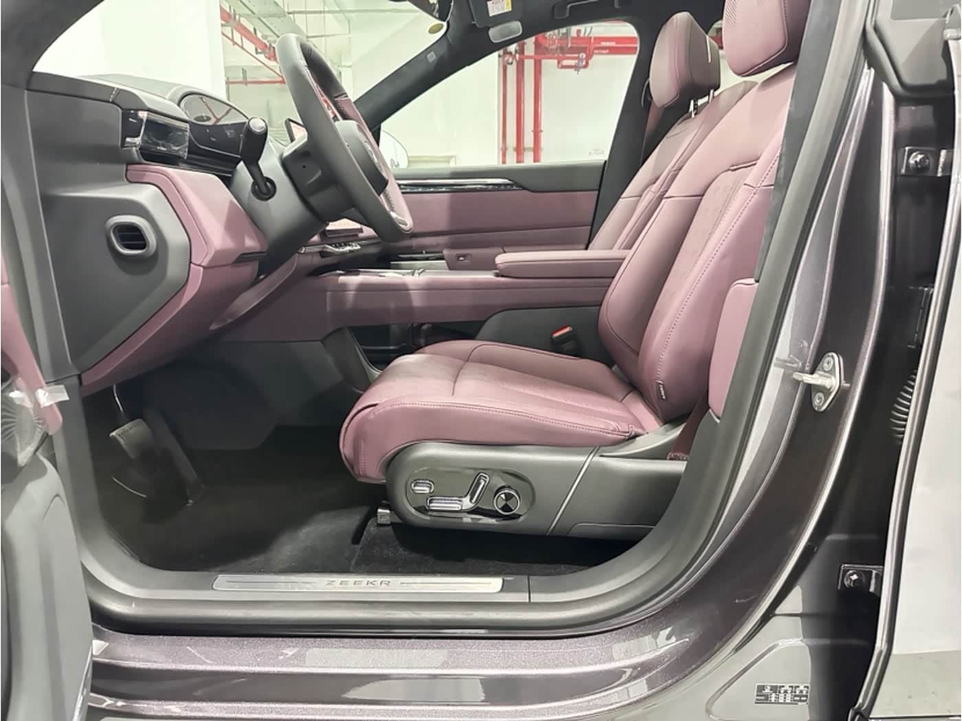 2025 Zeekr 7X Red, 300 km, China export – photo 12