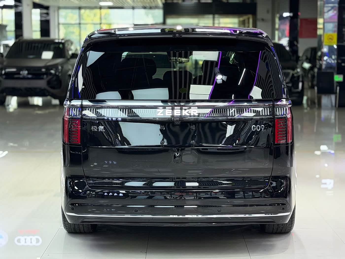2024 Zeekr 009 Black, 50,000 km, China export – photo 15