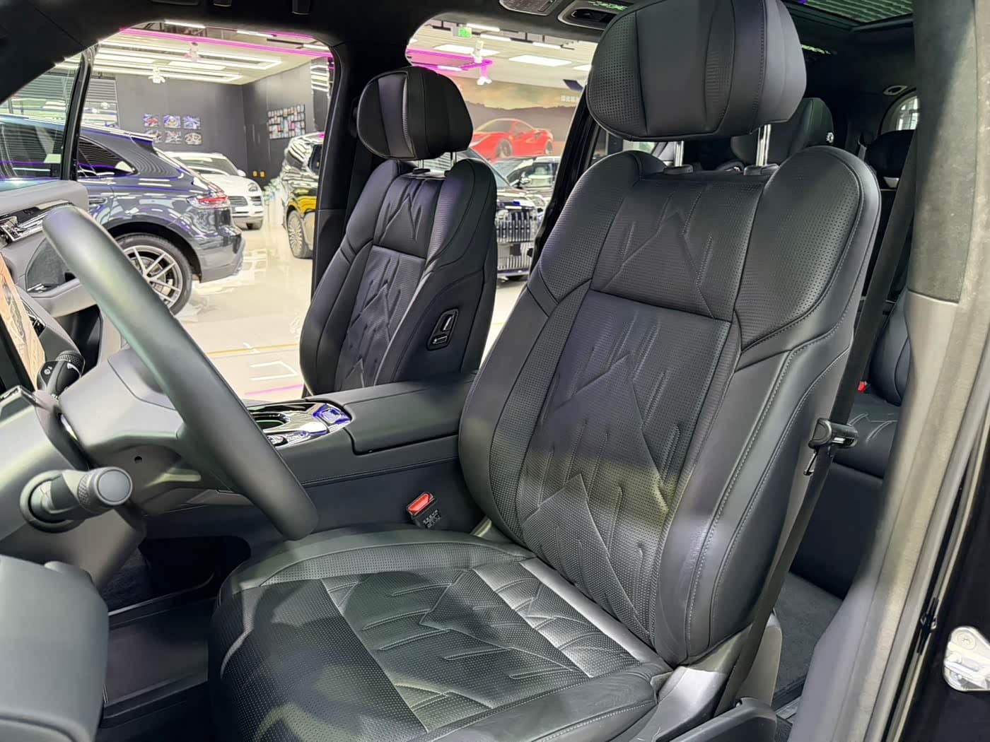 2024 Zeekr 009 Black, 50,000 km, China export – photo 11