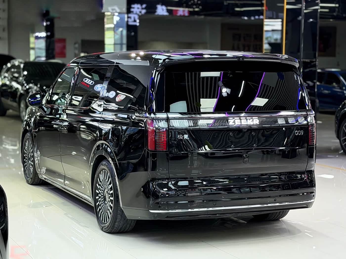 2024 Zeekr 009 Black, 50,000 km, China export – photo 14