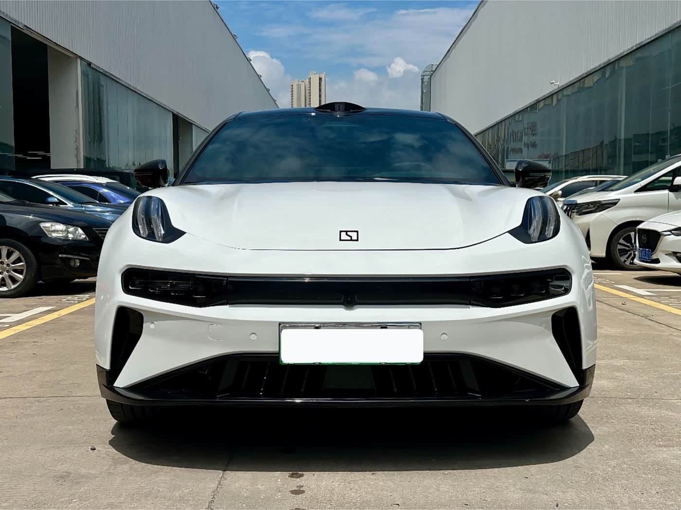 2024 Zeekr 001 White, 36,000 km, China export – photo 2