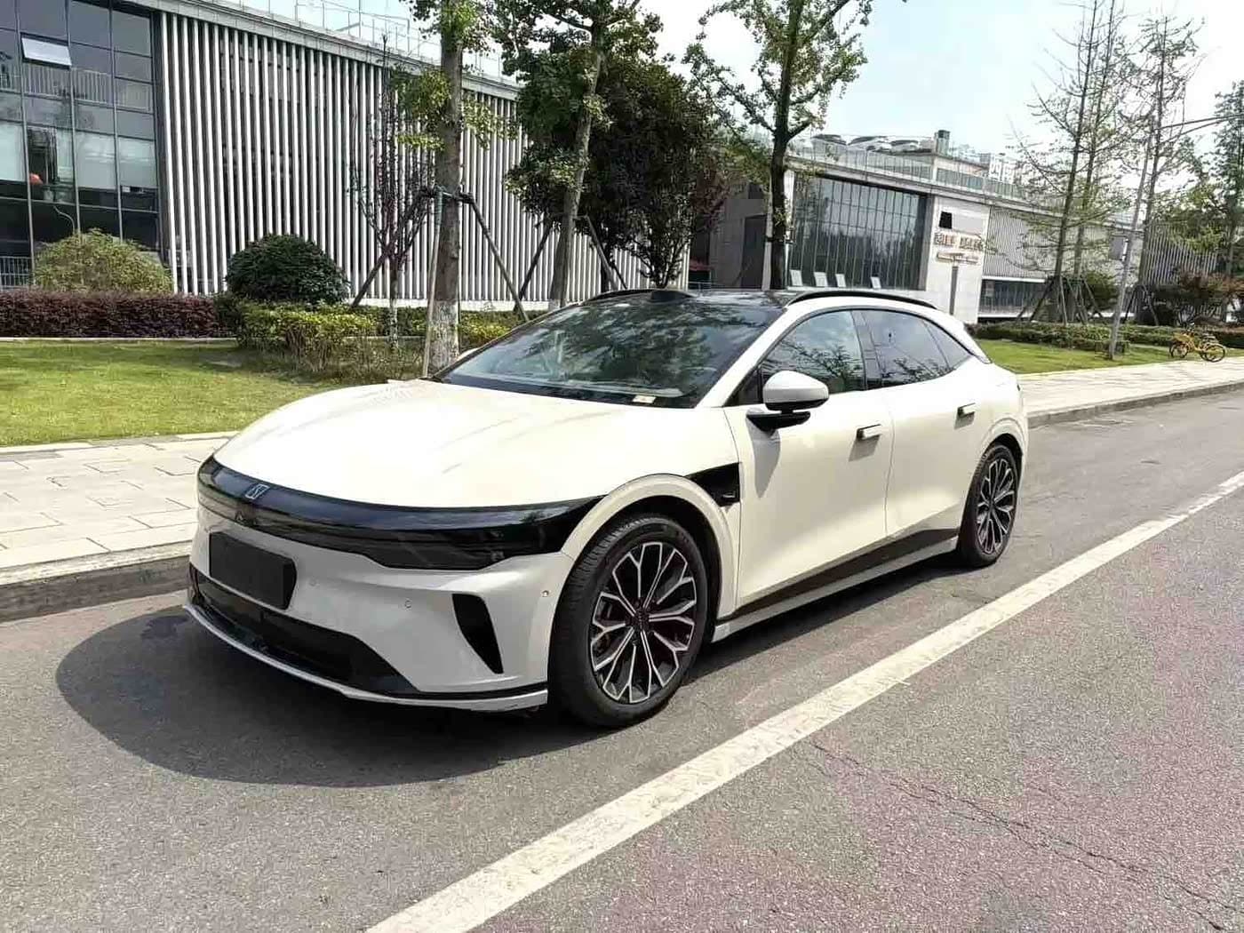 2025 Zeekr 007GT White, 14,000 km, China export – photo 1
