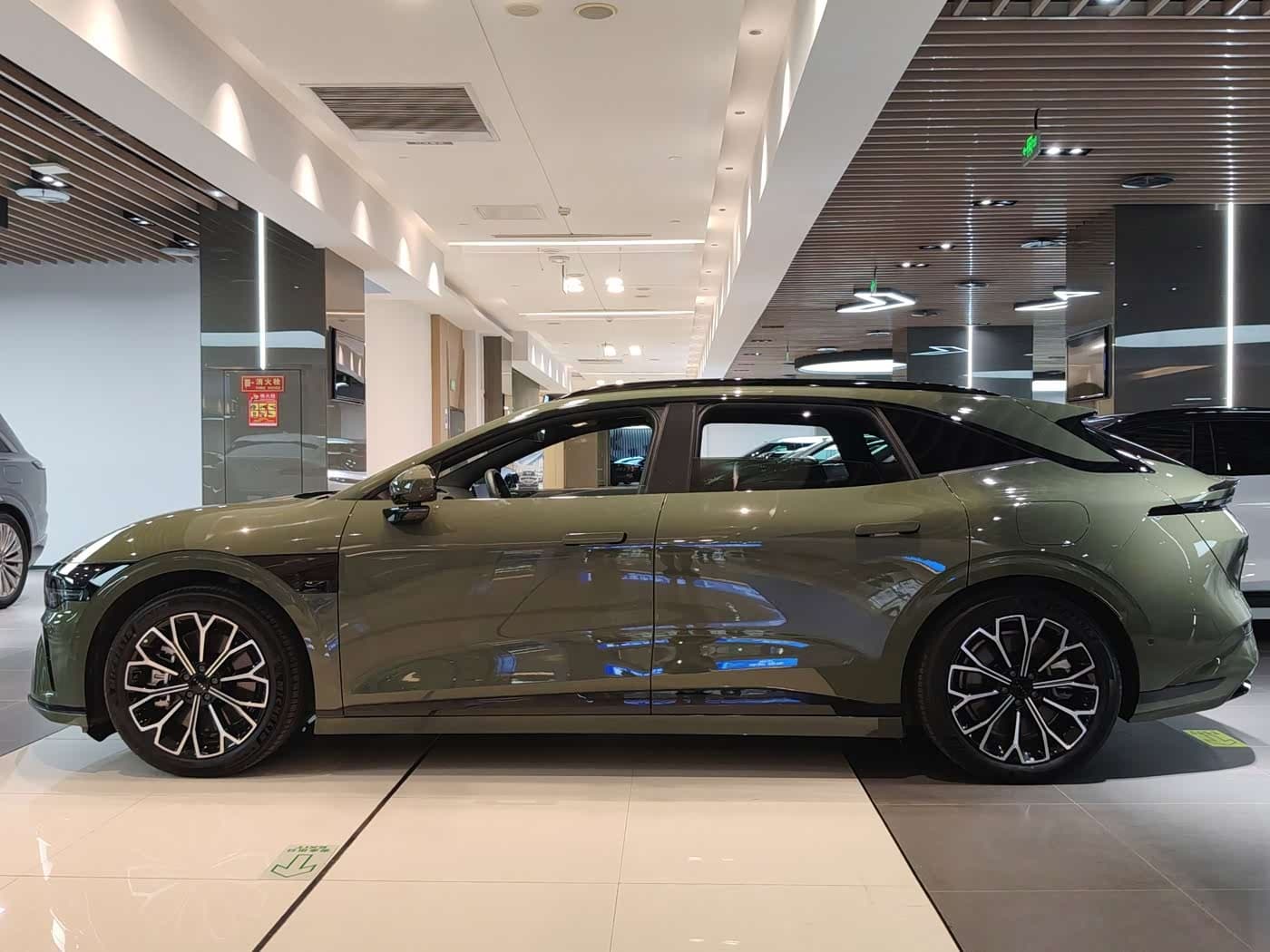 2025 Zeekr 007GT Green, 10,000 km, China export – photo 4