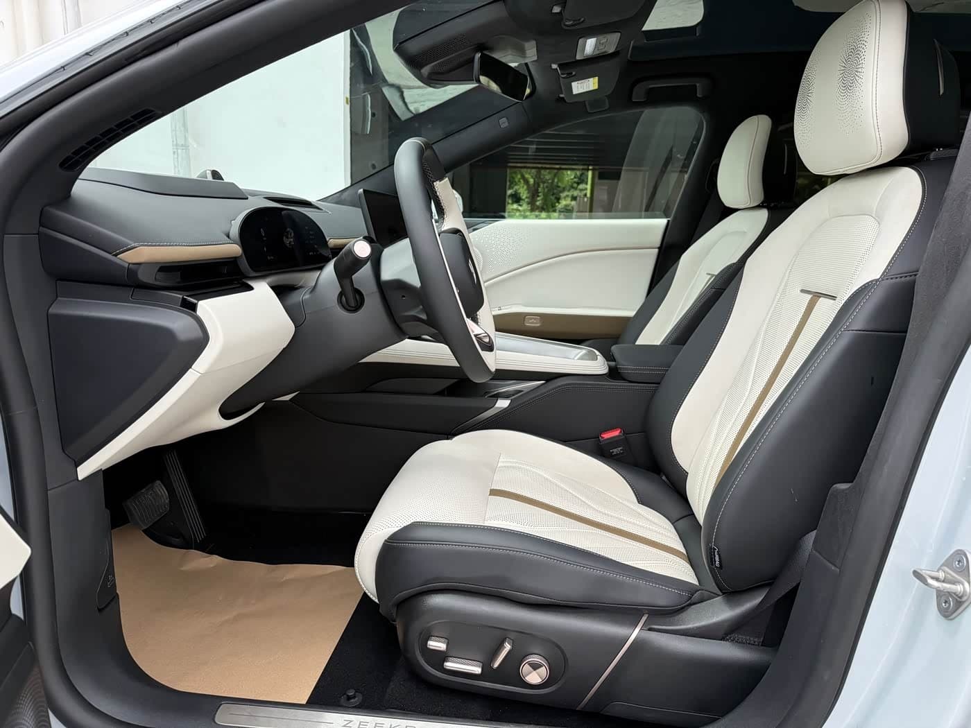 2025 Zeekr 007GT رمادي فضي, 10,000 km, China export – photo 8