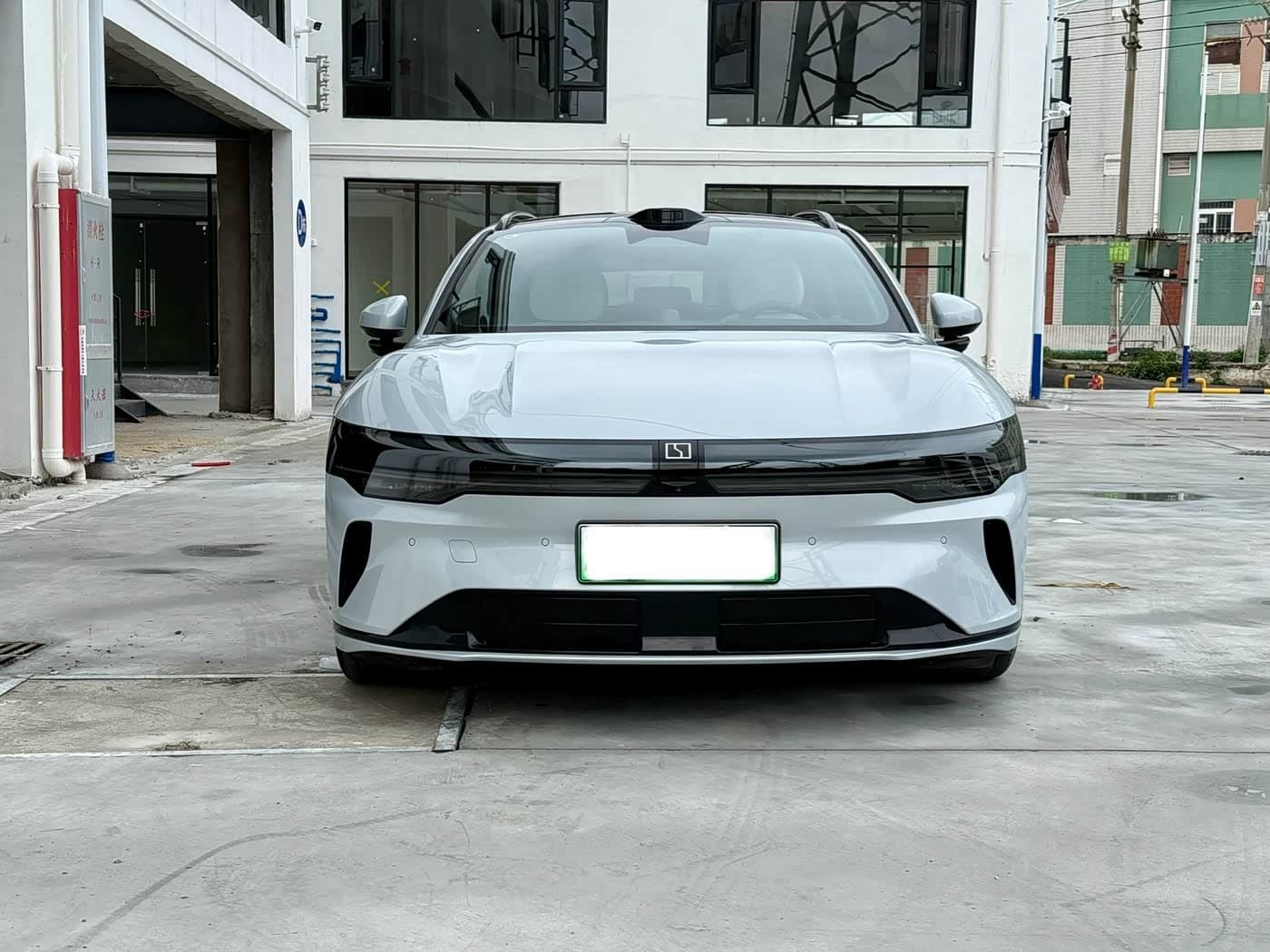 2025 Zeekr 007GT رمادي فضي, 10,000 km, China export – photo 2