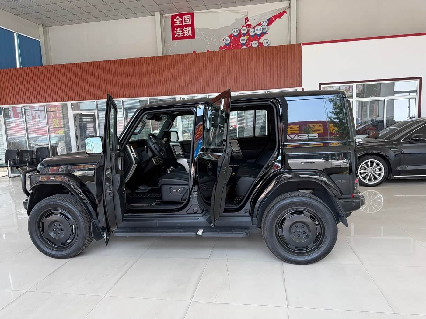 2025 iCar V23 Black, 10,000 km, China export – photo 5
