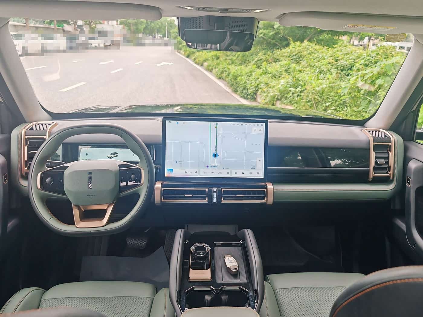 2024 iCar 03 Black, 29,000 km, China export – photo 3