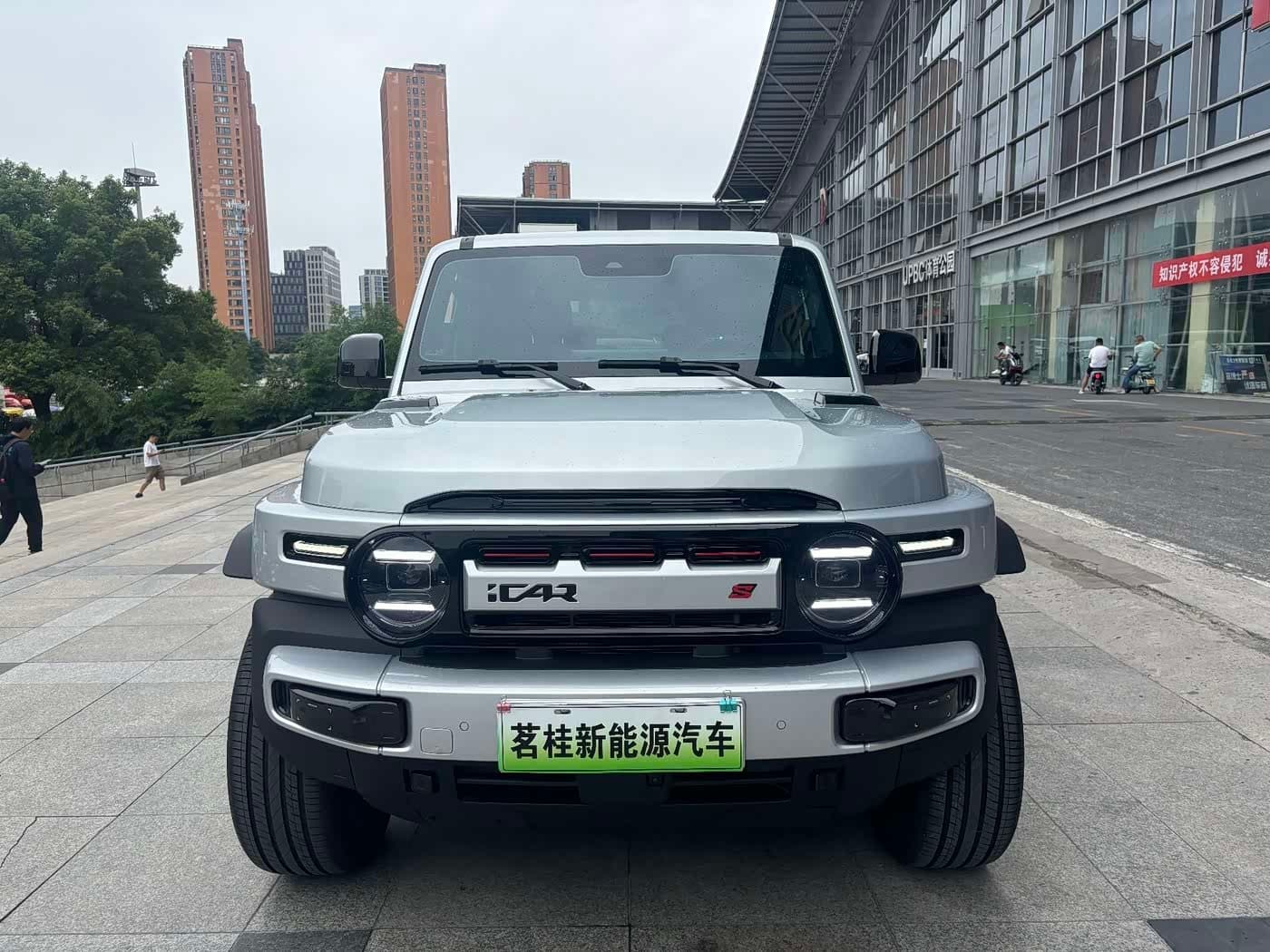 2025 iCar V23 رمادي فضي, 3,600 km, China export – photo 2