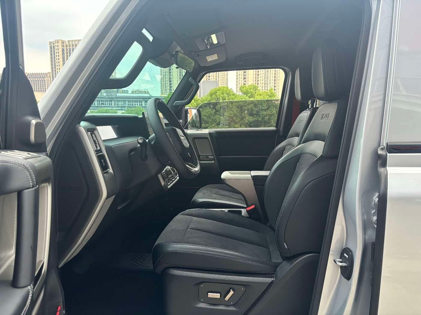 2025 iCar V23 رمادي فضي, 3,600 km, China export – photo 8