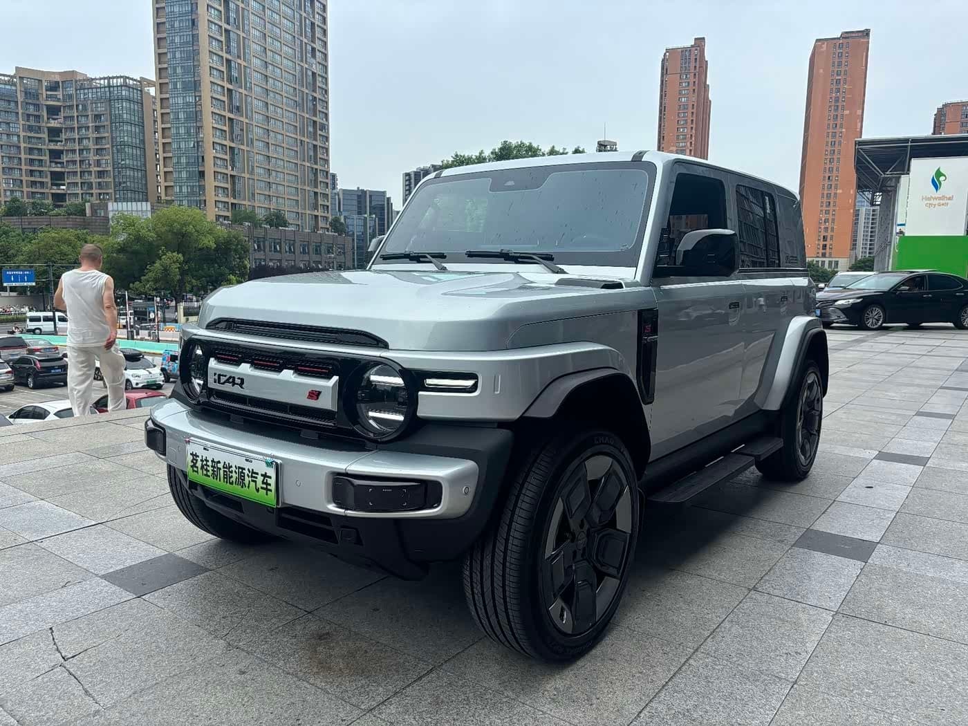 2025 iCar V23 رمادي فضي, 3,600 km, China export – photo 1