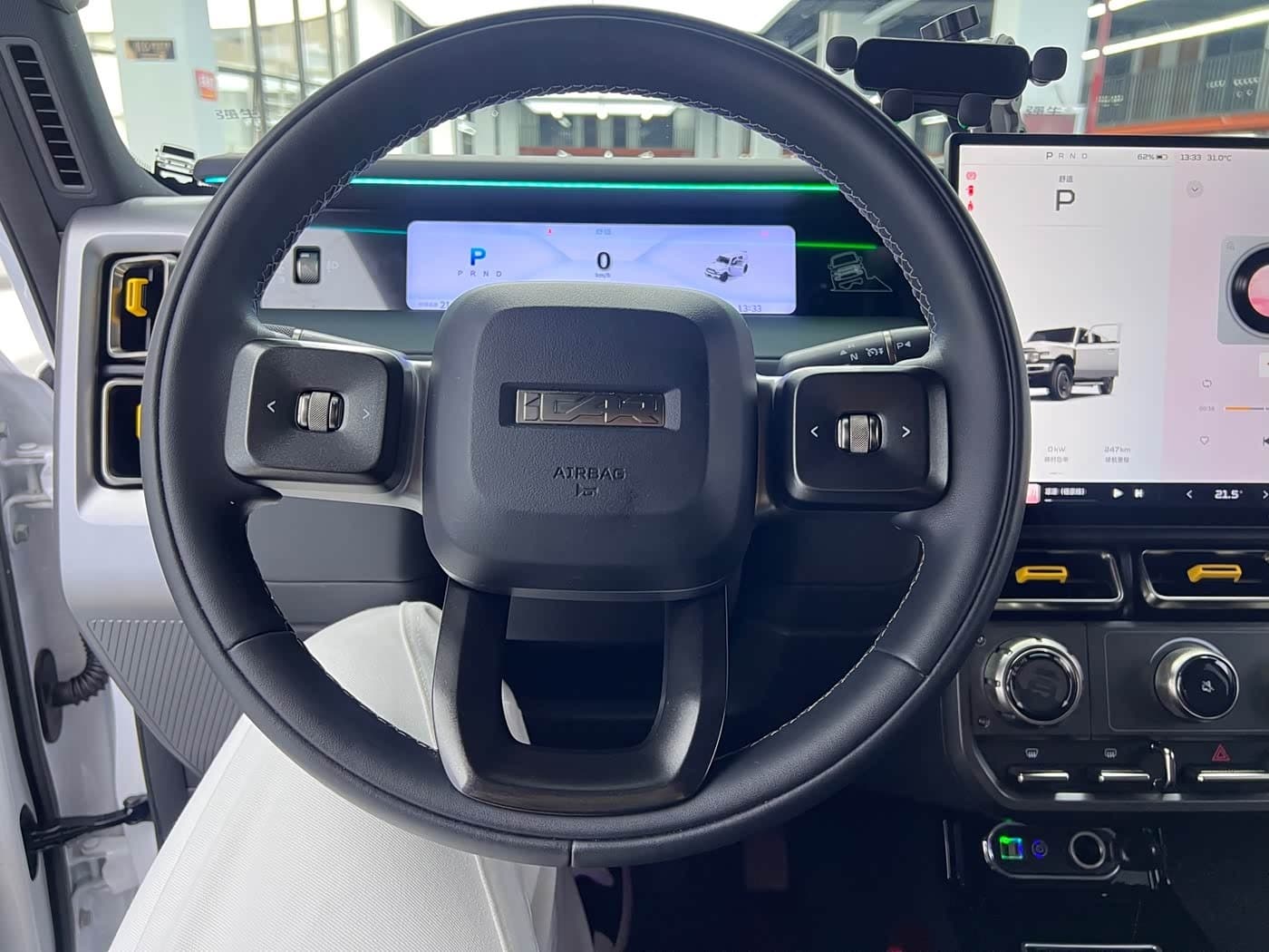 2024 iCar V23 White, 13,000 km, China export – photo 6