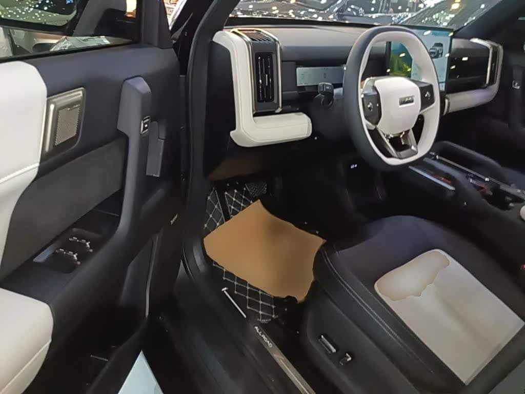 2024 iCar 03T Black, 32,800 km, China export – photo 16