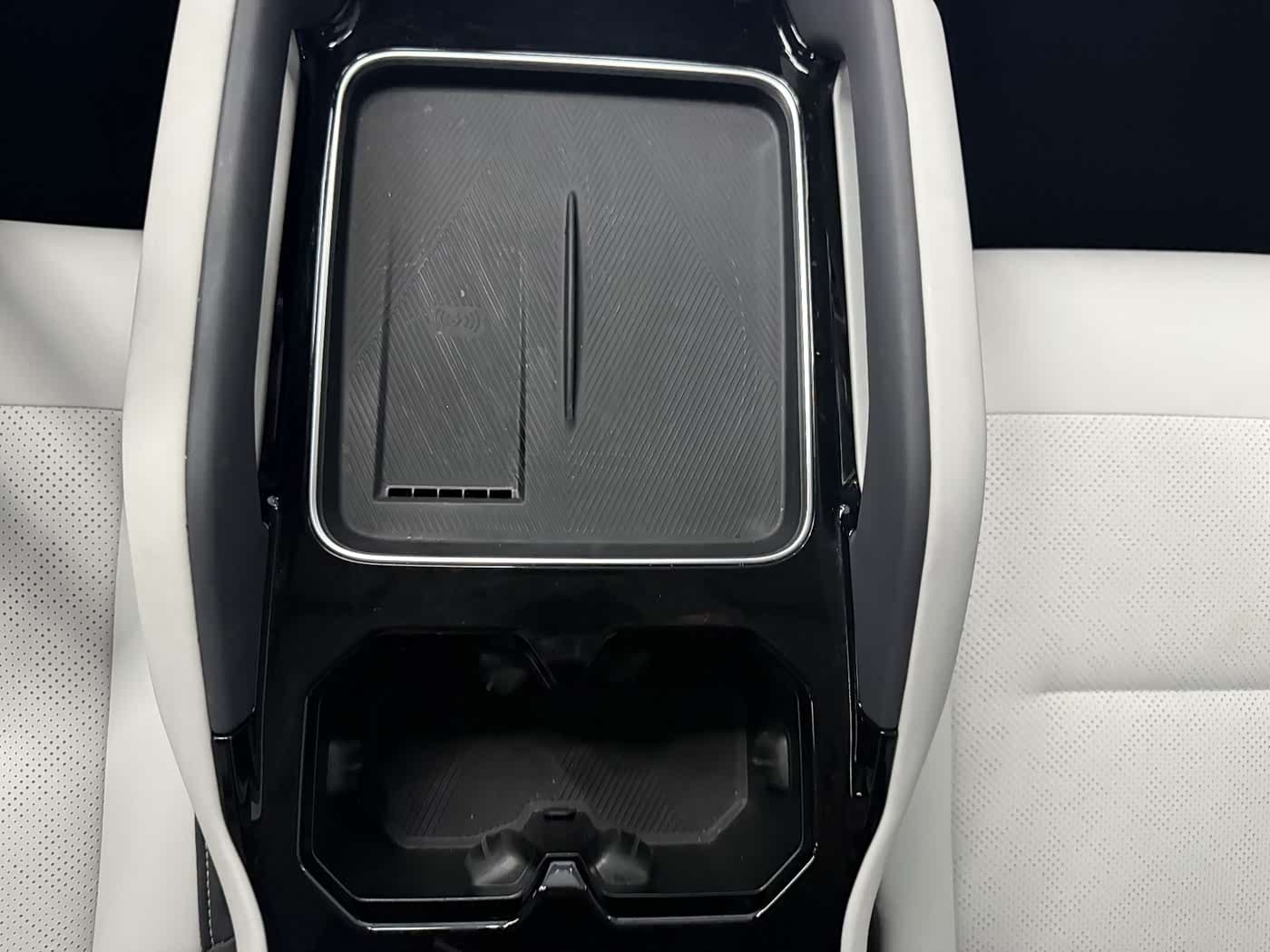 2024 iCar 03 رمادي فضي, 12,000 km, China export – photo 10