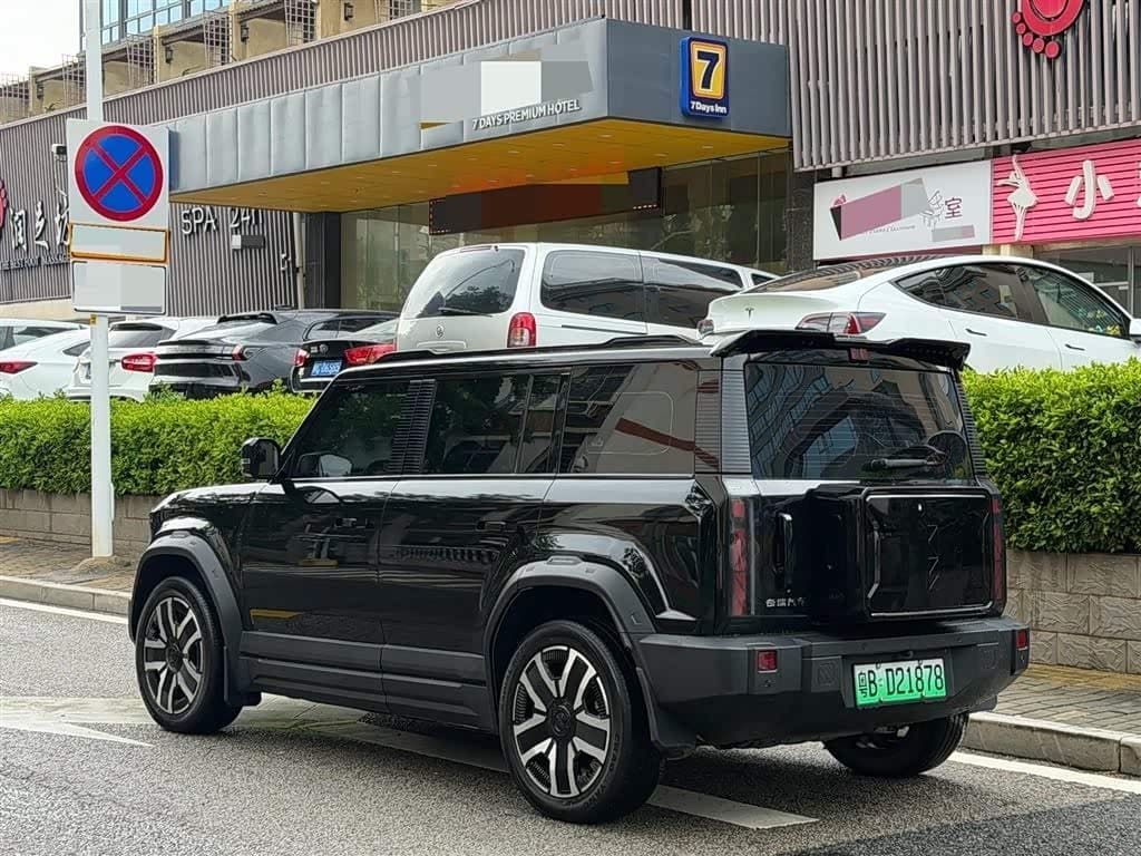 2024 iCar 03 Black, 30,000 km, China export – photo 13