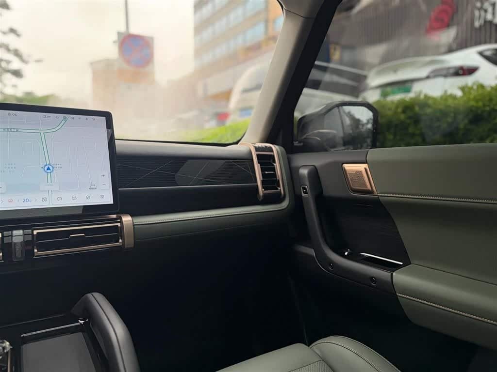 2024 iCar 03 Black, 30,000 km, China export – photo 9