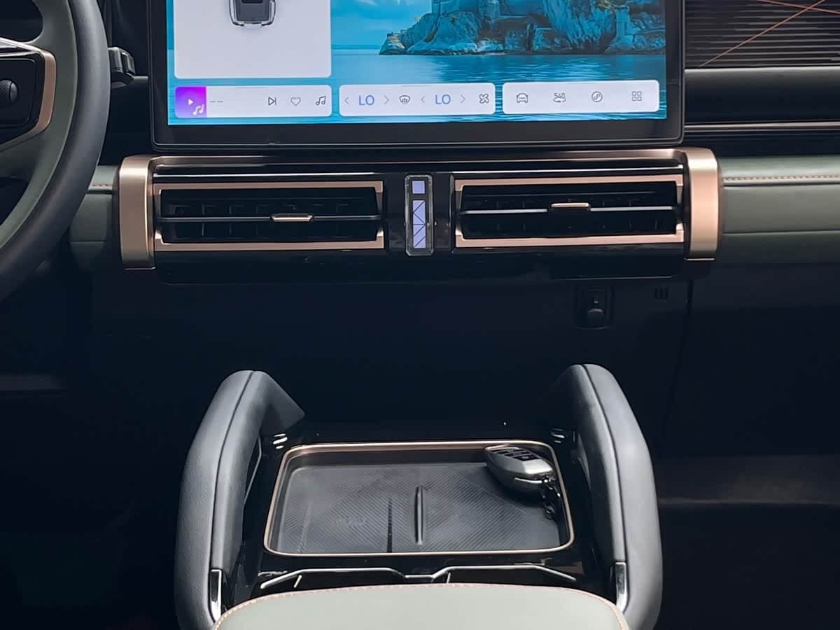 2024 iCar 03 Black, 29,000 km, China export – photo 13