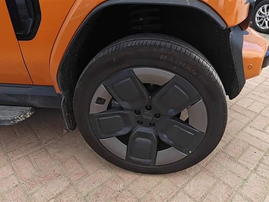 2025 iCar V23 Yellow, 15,200 km, China export – photo 6