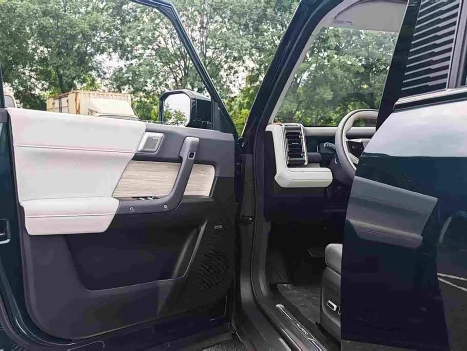 2024 iCar 03 Green, 7,600 km, China export – photo 8