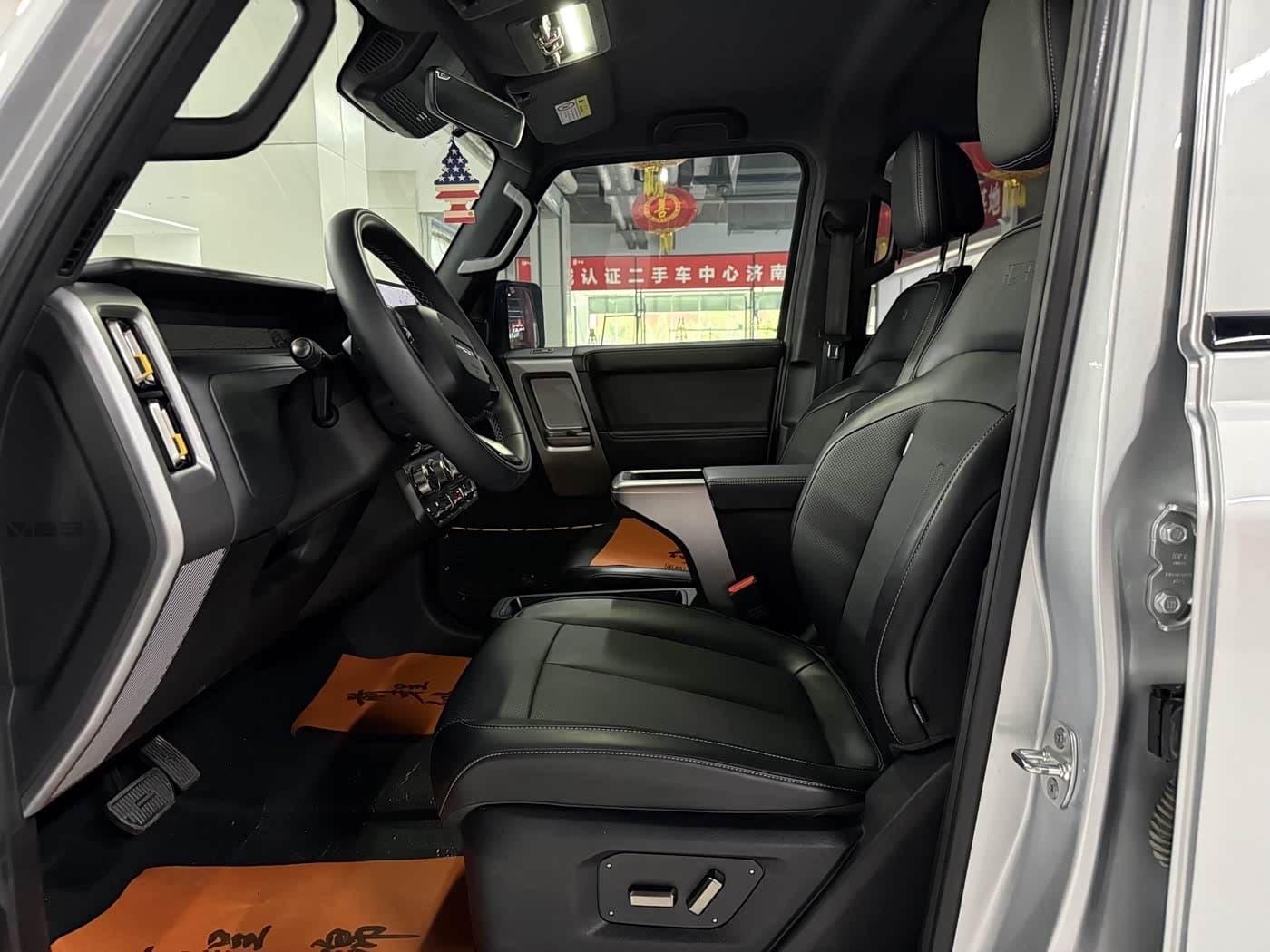 2024 iCar V23 Silbergrau, 30,300 km, China export – photo 7
