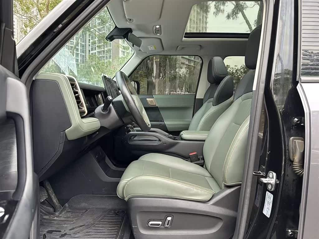 2024 iCar 03 Champagne, 22,500 km, China export – photo 7
