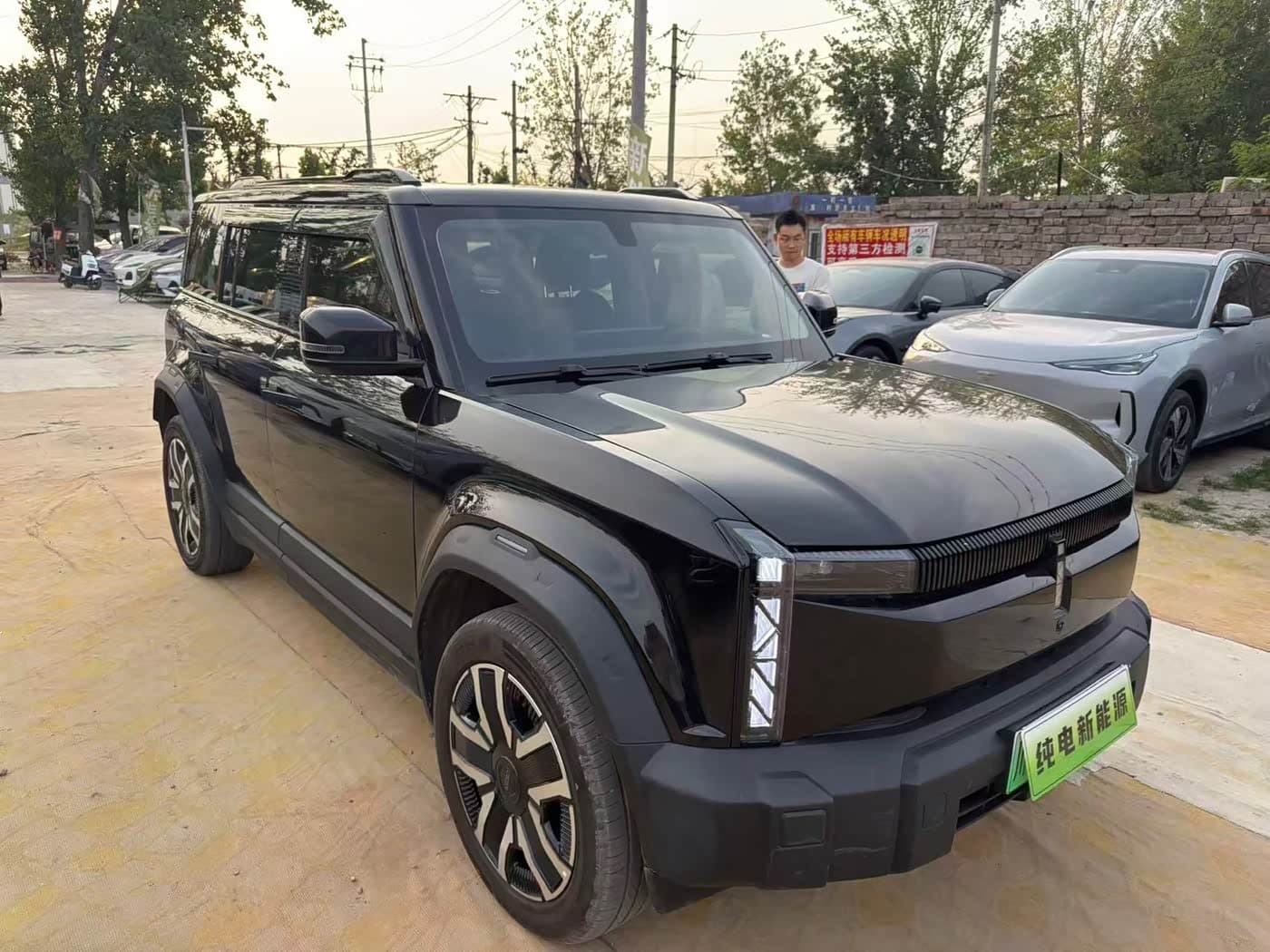 2024 iCar 03 Black, 10,000 km, China export – photo 1