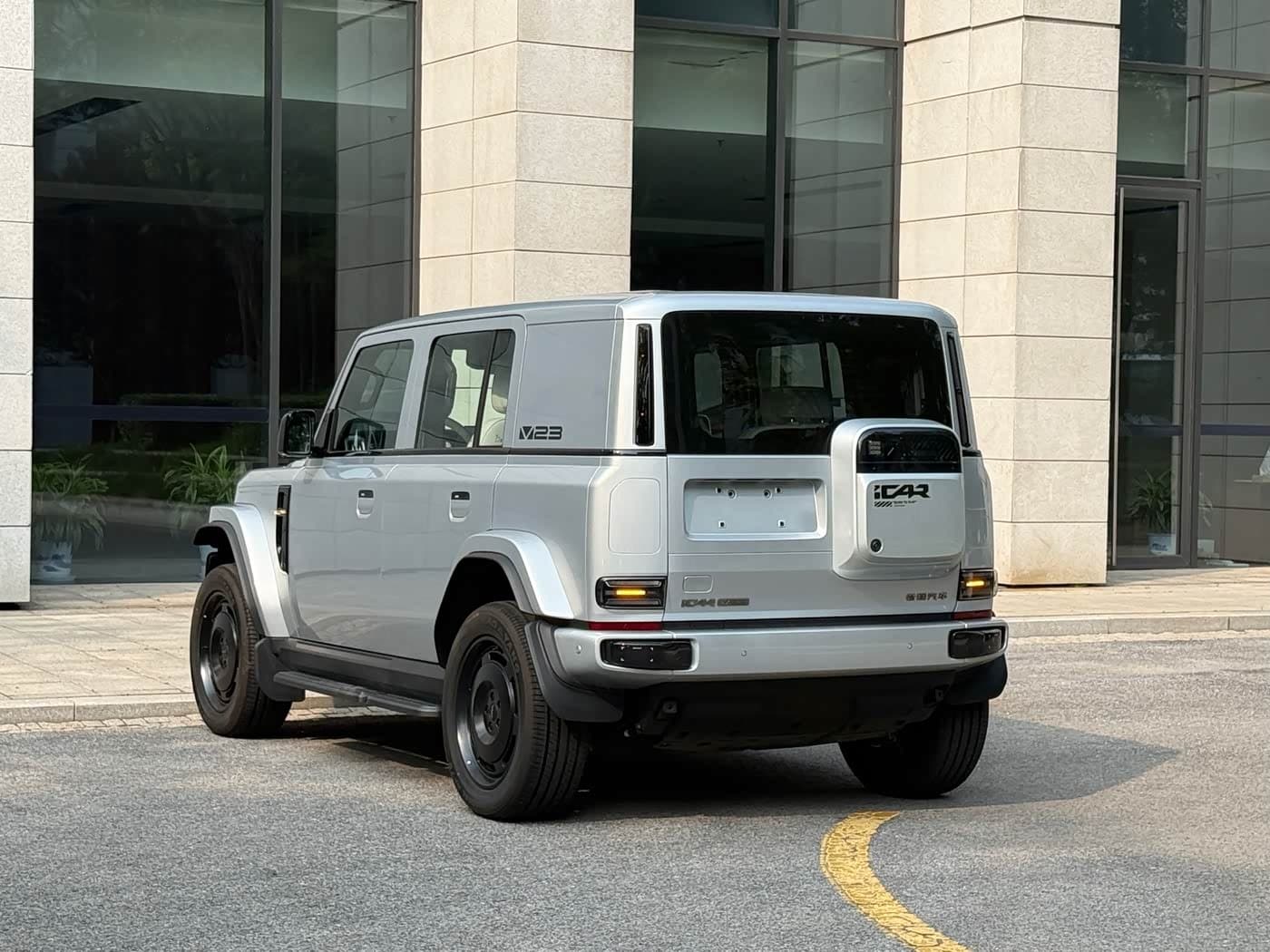 2025 iCar V23 Silbergrau, 3,000 km, China export – photo 16