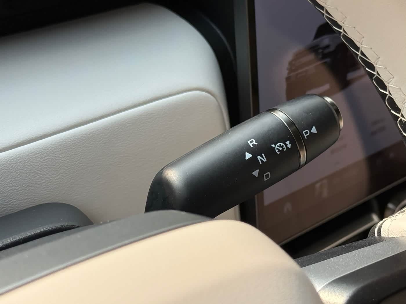 2025 iCar V23 Silbergrau, 3,000 km, China export – photo 8
