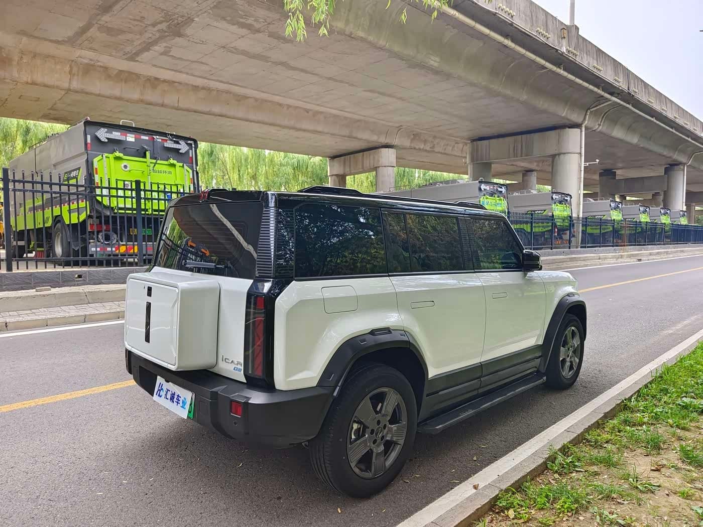 2024 iCar 03 White, 26,000 km, China export – photo 6