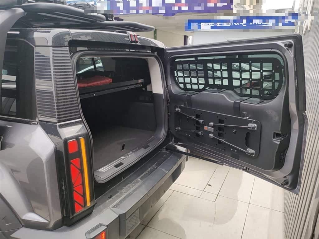 2024 iCar 03 Gris Argenté, 28,500 km, China export – photo 15