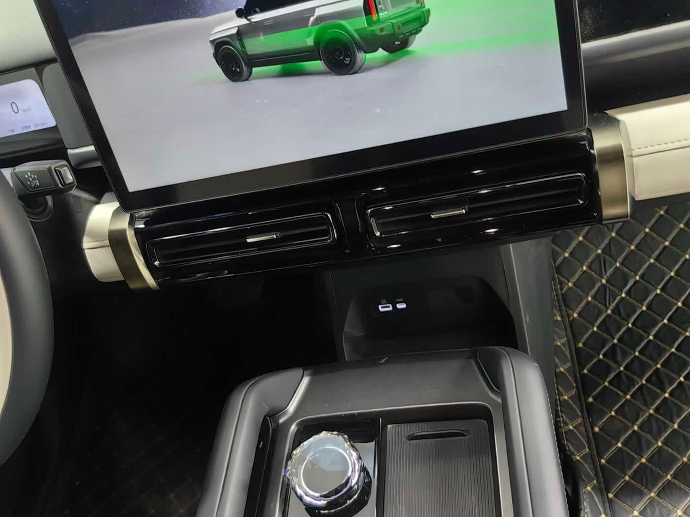 2024 iCar 03T Black, 10,000 km, China export – photo 16