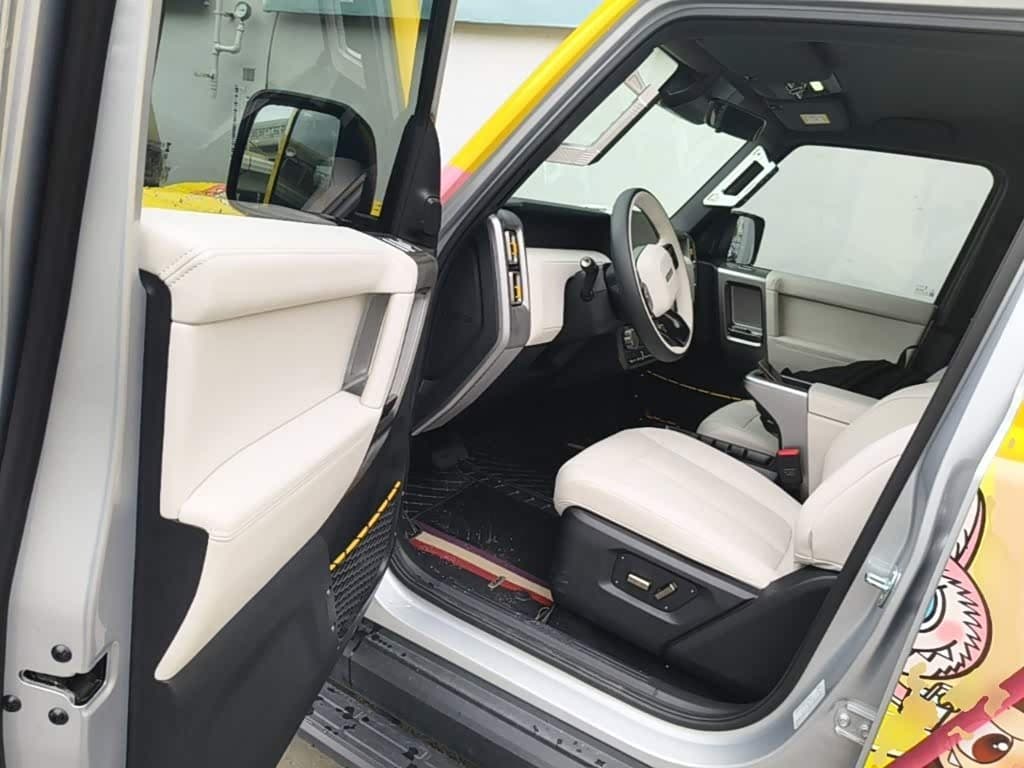 2024 iCar V23 Yellow, 2,400 km, China export – photo 16