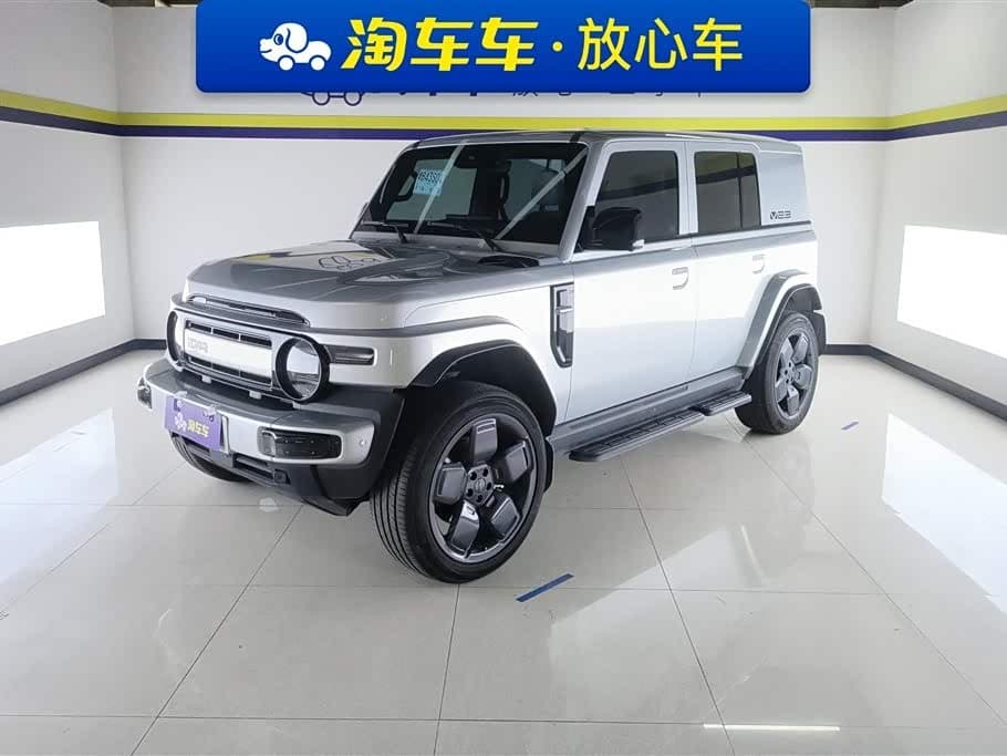 2025 iCar V23 رمادي فضي, 37,700 km, China export – photo 1