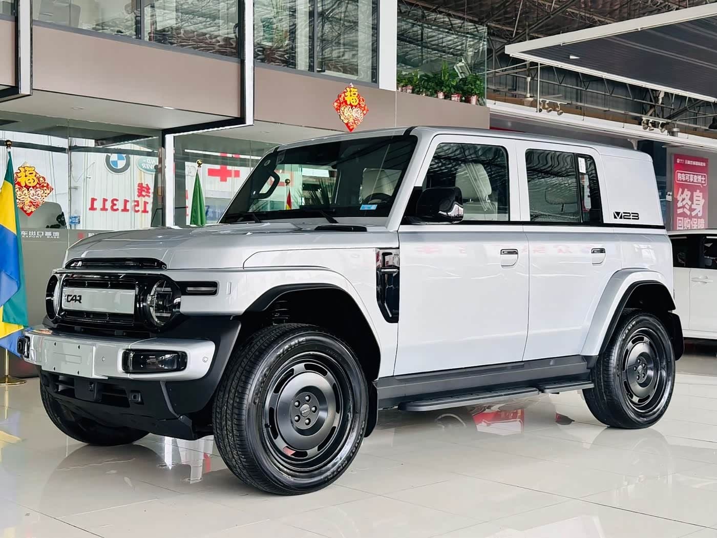 2025 iCar V23 White, 20,000 km, China export – photo 2