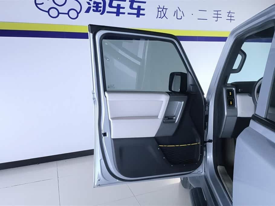 2025 iCar V23 رمادي فضي, 37,700 km, China export – photo 7