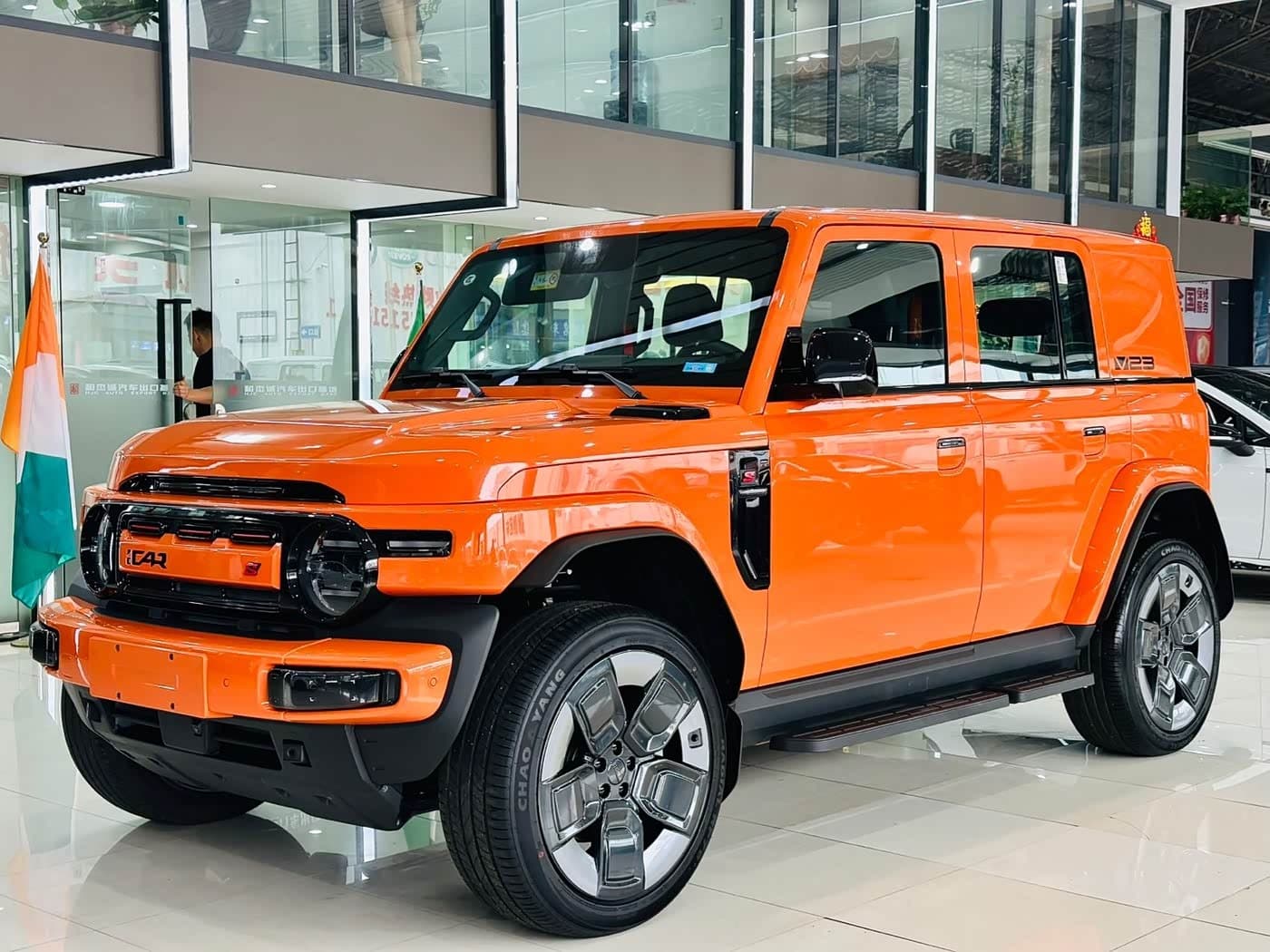 2025 iCar V23 Yellow, 10,000 km, China export – photo 2