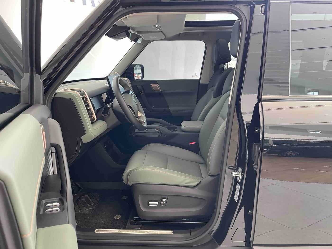2024 iCar 03 Black, 34,000 km, China export – photo 6