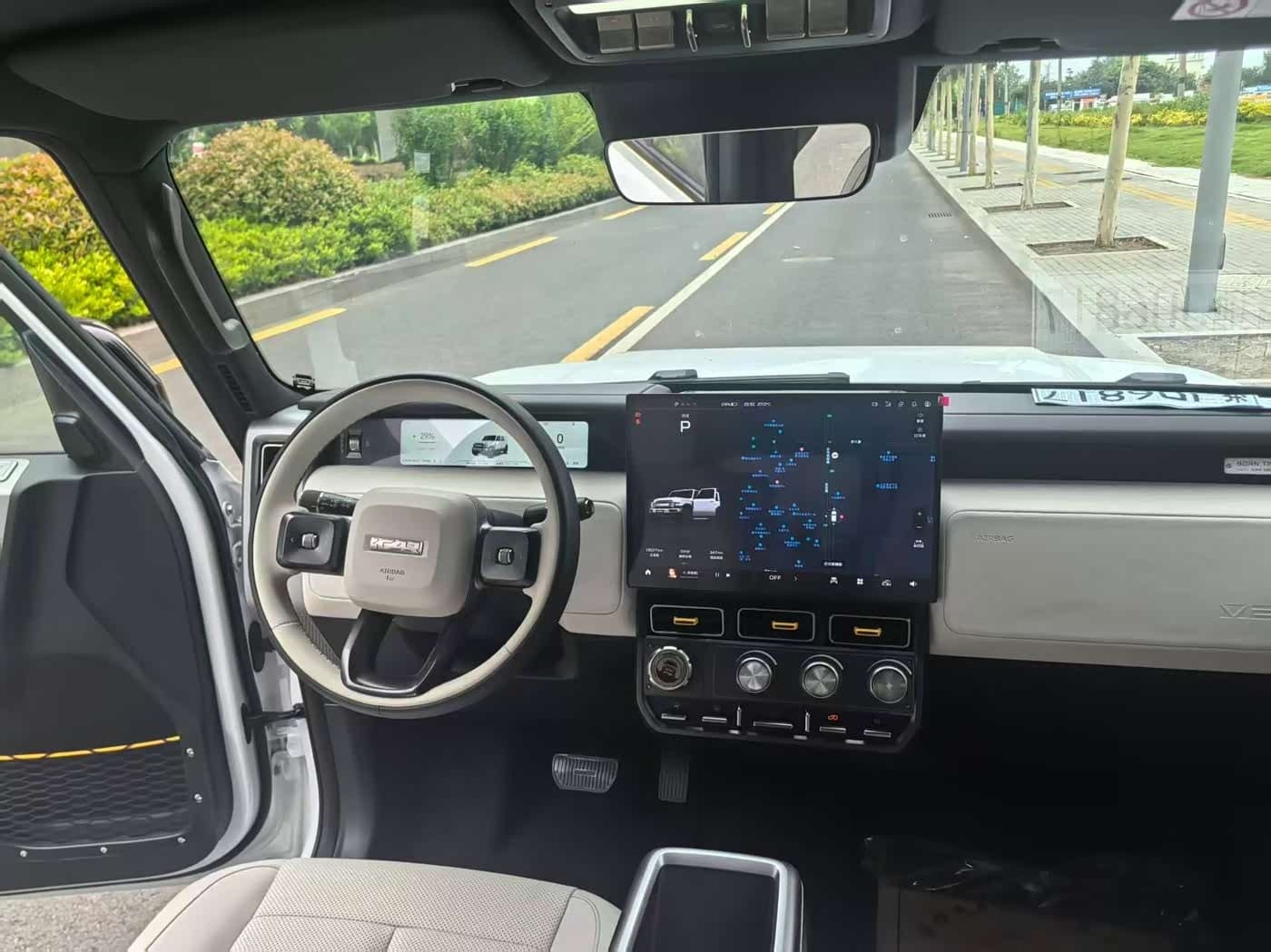 2025 iCar V23 White, 19,000 km, China export – photo 5