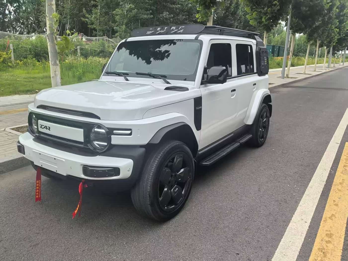 2025 iCar V23 White, 19,000 km, China export – photo 1